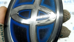 Эмблема переднего бампера Toyota Rav4 19-24 hybrid под радар, полез хром, песок