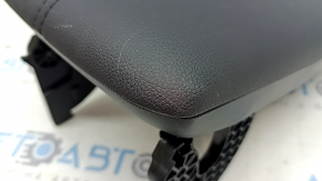 Подлокотник Toyota Rav4 19-25 кожа черная, со строчкой, тычки, царапина