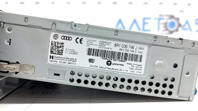 Unitatea principală a Audi Q5 8R 16-16 este zgâriată, suporturile cadrului față sunt rupte