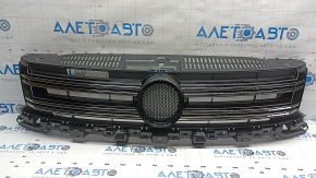 Решетка радиатора grill VW Tiguan 12-18 рест