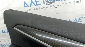 Обшивка двери карточка передняя левая BMW X2 F39 18-23 кожа Sensatec, черная, подлокотник кожа черная, молдинг под темное дерево с ручкой открывания хром, с подсветкой и сетками динамика, под химчистку, царапины