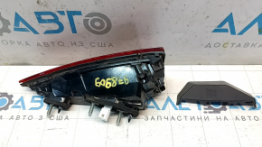Фонарь внутренний крышка багажника правый Infiniti QX30 17-19 сломано крепление на накладке