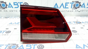 Фонарь внутренний крышка багажника левый VW Atlas 21-23 LED