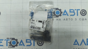 Отбойник капота левый Ford Edge 15-24 на капоте
