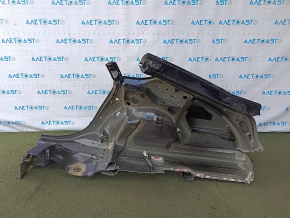 Aripa spate dreapta a Audi A5 F5 18-25 5D este tăiată cu ferăstrăul, neagră, gaură care nu este din fabrică, țepi