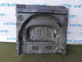 Portbagajul modelului Audi A6 C8 19-25 este găurit