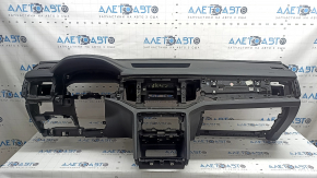 Торпедо передняя панель с AIRBAG VW Atlas 20-23 черная
