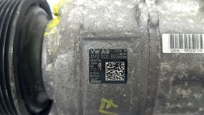 Компрессор кондиционера Audi A4 B9 17-20 2.0T R134a, скол на шкиве