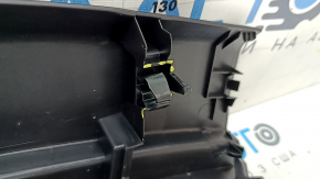 Ornamentele portbagajului Honda CRV 23-26 HEV sunt negre, elementele de fixare sunt rupte, există zgârieturi