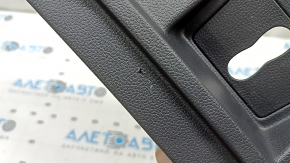 Ornamentele portbagajului Honda CRV 23-26 HEV sunt negre, elementele de fixare sunt rupte, există zgârieturi