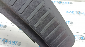 Ornamentele portbagajului Honda CRV 23-26 HEV sunt negre, elementele de fixare sunt rupte, există zgârieturi