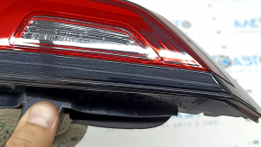 Lampa interioară a ușii portbagajului, dreapta, Honda CRV 23-26, este uzată