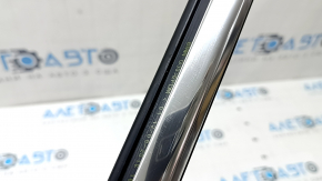 Bandă ușă-geam central spate stânga BMW 5 G30 17-23 cromată, zgârieturi