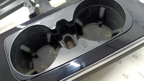 Ornamente consolă centrală Audi Q7 16-19, negru lucios, cu suporturi pentru pahare, lustruită, lovituri, zgârieturi