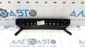 Вставка Isofix заднего ряда 2 ряда сидений центральное Audi Q7 16-18 кожа черная, под химчистку
