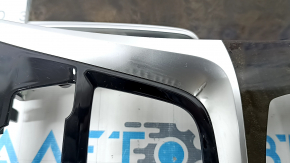 Комплект накладок центральной консоли BMW 5 G30 17-23 под дерево корень ореха, царапины, вздулся хром