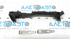 Suportul farului stânga al BMW 5 G30 17-20 este defect
