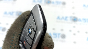 Ключ BMW 5 G30 17-23 smart, 4 кнопки, светлое жало, тычки, надломана накладка
