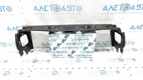 Deflectorul superior al radiatorului de la BMW 5 G30 17-23 are garnitura uscată
