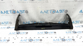 Deflectorul superior al radiatorului de la BMW 5 G30 17-23 are garnitura uscată