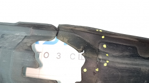 Deflectorul superior al radiatorului de la BMW 5 G30 17-23 are garnitura uscată