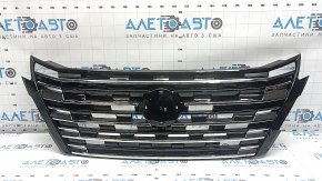 Решетка радиатора grill Nissan Rogue 24-26 без камеры