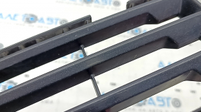 Grilă inferioară a barei de protecție față stânga BMW 5 G30 17-20 negru lucios, cu găuri decorative