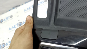 Capac schimbător de viteze negru Nissan Rogue 19-20, sub butonul de parcare, uzat