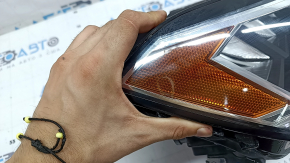 Фара передняя правая VW Jetta 19-24 в сборе LED, сколы, паутина под стеклом