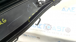 Накладка заднего бампера VW Jetta 22-26 скол, потерта, надломаны крепления