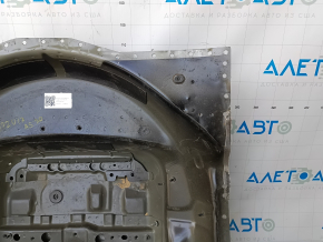 Portbagajul modelului Audi A5 F5 18-25 este găurit