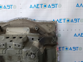 Portbagajul modelului Audi A5 F5 18-25 este găurit