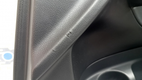 Ornament ușă, placă dreapta față, Mercedes GLC 16-20, piele neagră, inserție în lemn structural negru, cotieră din piele neagră, zgârieturi, abajur rupt