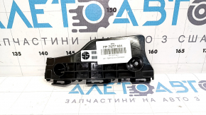 Крепление переднего бампера левое Toyota Prius C 12-17