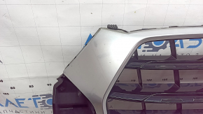 Решетка радиатора grill в сборе Audi Q3 8U 16-18 с эмблемой, черный глянец, под цельный бампер, незаводские отверстия, сколы