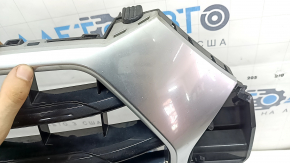 Решетка радиатора grill в сборе Audi Q3 8U 16-18 с эмблемой, черный глянец, под цельный бампер, незаводские отверстия, сколы