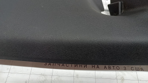 Накладка задней стойки нижняя правая Audi Q3 8U 15-18 черная, царапины