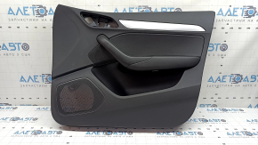 Обшивка двери карточка передняя правая Audi Q3 8U 15-18 черная, вставка черная кожа, вставка под алюминий, подлокотник черная кожа, царапины, потерта, сломаны крепления