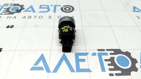 Butonul start-stop al modelului Audi Q3 8U 15-18 este uzat
