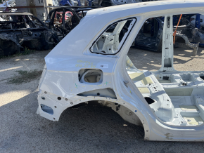 Aripă spate dreapta Audi Q5 80A 18-25 pe caroserie, albă, îndoită, fragment lipsă