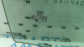 Стекло двери передней правой Audi Q3 8U 15-18 царапины