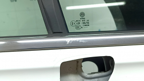 Дверь в сборе передняя правая VW Tiguan 18-24 keyless, белый LC9A, тычки, царапины на накладке и молдинге