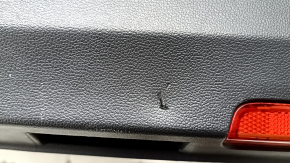 Ornament ușă, placă dreapta față, VW Tiguan 18-20, negru, cu tweeter, cotieră și inserție, piele, cu mâner, zgârieturi, o îndoitură, strat de protecție al mânerului decojit