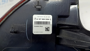 Stopul exterior de pe aripa stângă a unui Mercedes W167 GLE 350 450 20-23 are un colț rupt
