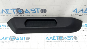 Накладка обшивки арки багажника правая VW Tiguan 18-24 черная под 3 ряда, царапины
