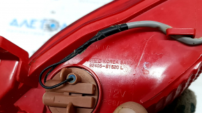 Conector lampă bară spate stânga Hyundai Santa FE 21-23 în partea de jos