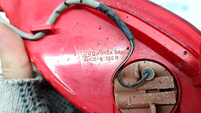 Conector lampă bară spate dreapta Hyundai Santa FE 21-23 în partea de jos, suport conector defect