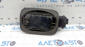 Корпус лючка бензобака Audi Q3 8U 15-18 сломано крепление