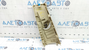 Накладка центральной стойки верхняя ремень правая Toyota Camry v55 15-17 usa бежевая, царапины