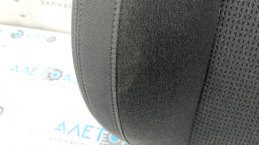 Tapițeria din spate a scaunului pasagerului la Hyundai Santa FE 21-23 este din material textil negru, încălzită și poate fi curățată